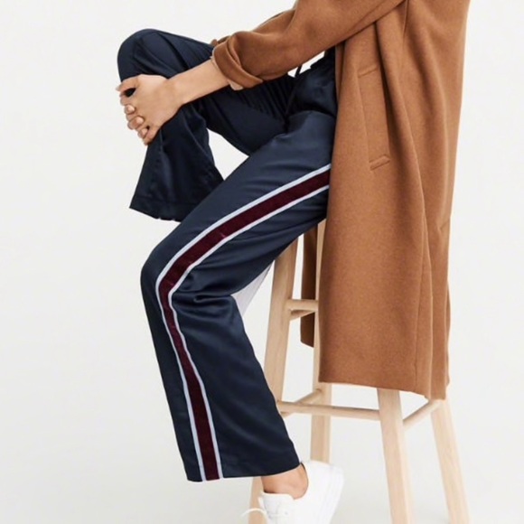 Abercrombie & Fitch Pants - NWT 💙 ABERCROMBIE & FITCH HIGH RISE WIDE LEG SILK TRACK PANT 💙